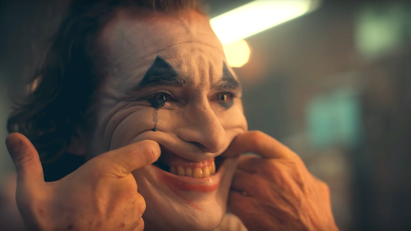 Joaquin Phoenix interpreta o Coringa no novo filme do vilão (Reprodução/DC)