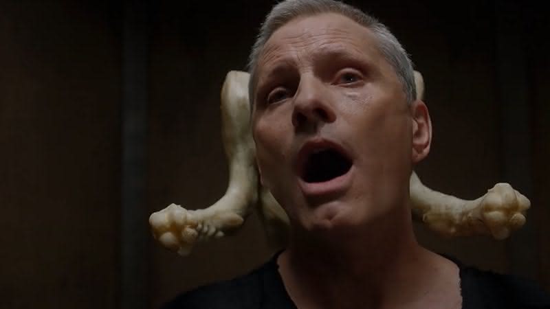 "Crimes of the Future", terror de David Cronenberg, ganha trailer proibido para menores - Divulgação/NEON