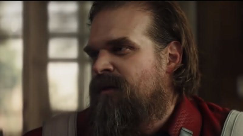 David Harbour interpreta o Barão Vermelho no filme solo da heroína - Reprodução/Youtube