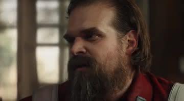 David Harbour interpreta o Barão Vermelho no filme solo da heroína - Reprodução/Youtube