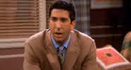 David Schwimmer, o Ross de Friends, tem casa invadida por estranho - YouTube