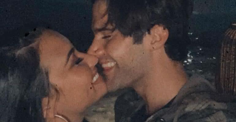 Demi Lovato e Max Ehrich assumiram o relacionamento em maio deste ano - ddlovato/Instagram