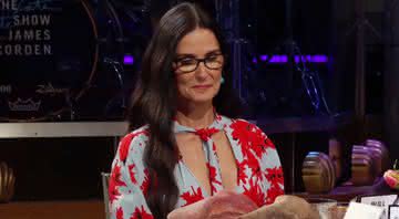 Demi Moore diz que Bruce Willis não mereceu ganhar mais do que ela - YouTube