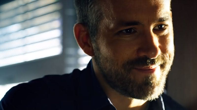 Ryan Reynolds interpreta um líder que deseja transformar o mundo em um lugar melhor sem que ninguém saiba - Divulgação/Netflix