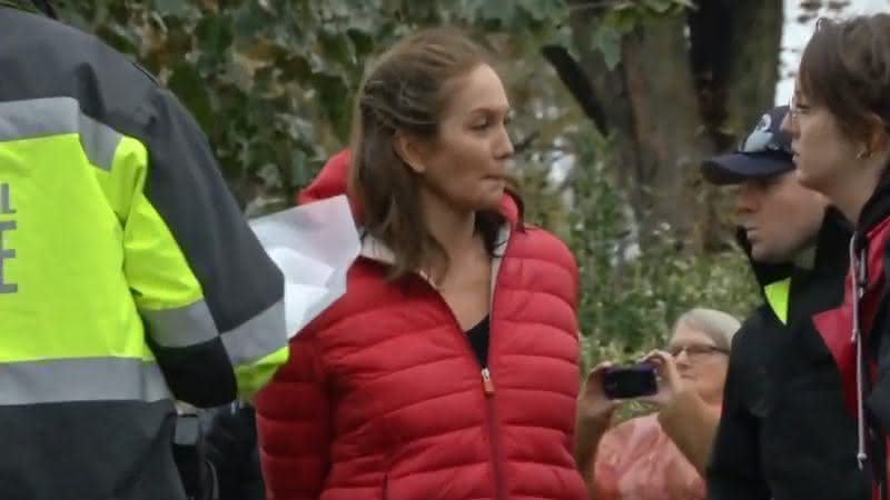 Diane Lane é presa por protestos contra mudanças climáticas em Washington - YouTube