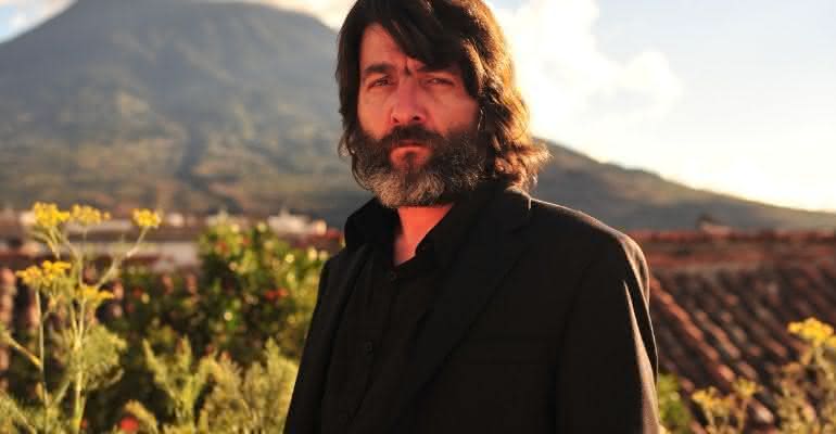 Dom Rafael consegue alcançar Cassiano e o castigo por tentativa de fuga - Globo/João Miguel Júnior