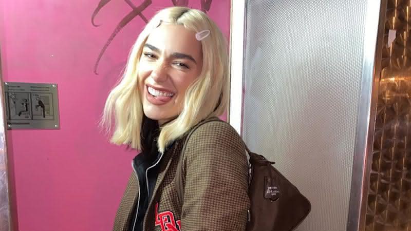 Dua Lipa antes do novo corte de cabelo - Reprodução/Globoplay