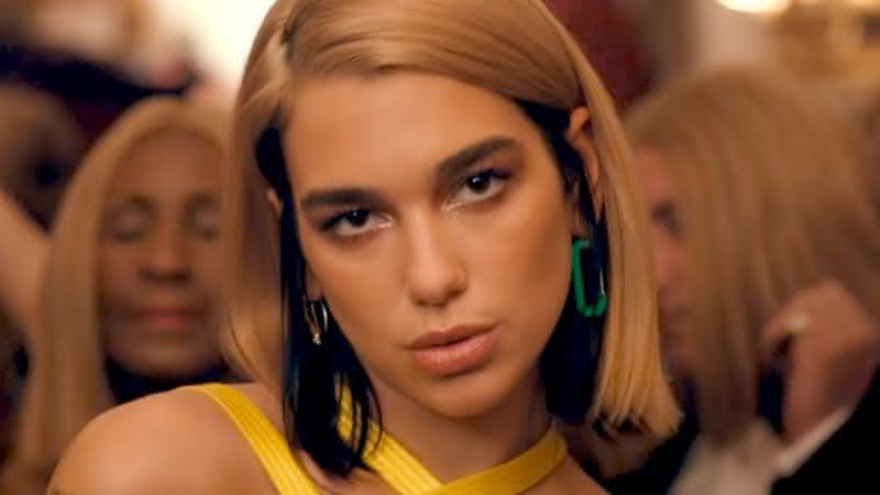 Dua Lipa no clipe de Don't Start Now - Youtube