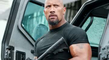 Dwayne Johnson em cena da franquia Velozes e Furiosos - Universal Pictures