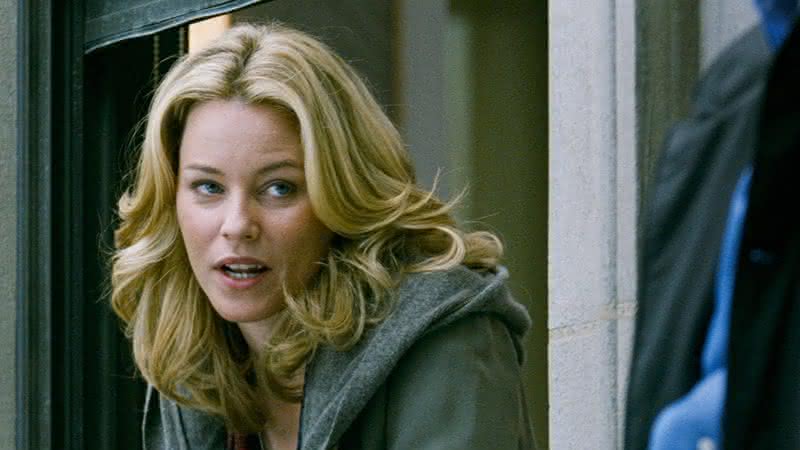 Elizabeth Banks em cena do filme Man on a Ledge - Summit Entertainment