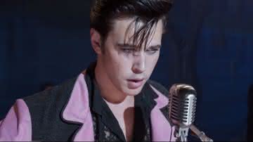 "Elvis": Austin Butler toca violão e canta em vídeo de bastidores; assista - Divulgação/Warner Bros.