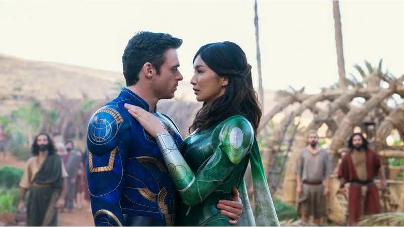 "Eternos" tem novas imagens divulgadas que retratam o romance entre Sersi e Ikaris - Divulgação/Marvel Studios