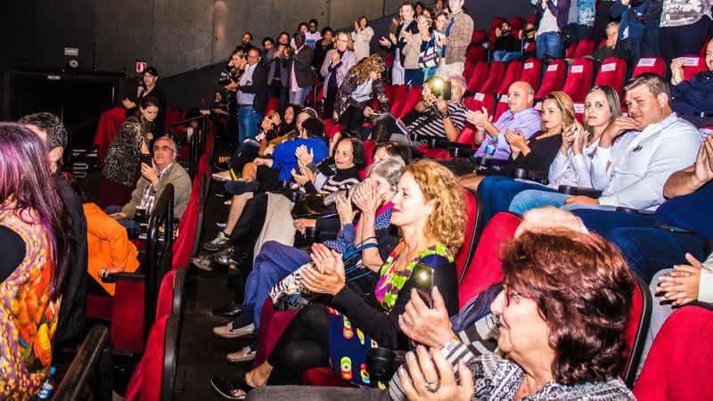 Exposição celebra 15 anos do Cinezen Cultural e 10 Anos do Santos Film Fest, e longeva relação da cidade de Santos com o cinema (Foto: Thainara Macedo)