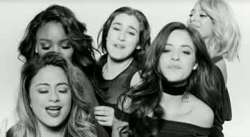 Fifth Harmony no clipe de Write On Me - YouTube