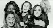 Fifth Harmony no clipe de Write On Me - YouTube