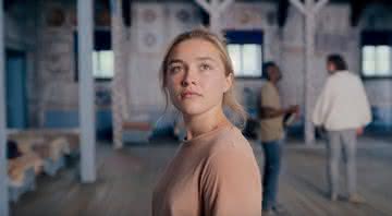 Florence Pugh como Dani no terror Midsommar - O Mal Não Espera a Noite - A24