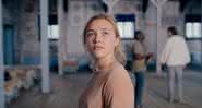 Florence Pugh como Dani no terror Midsommar - O Mal Não Espera a Noite - A24