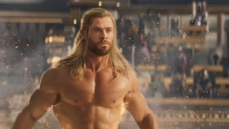 Chris Hemsworth aparece caracterizado como o vilão em fotos do set de "Furiosa" - Divulgação/Marvel Studios