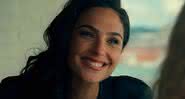 Gal Gadot como Diana Prince no primeiro trailer de Mulher-Maravilha 1984 - YouTube