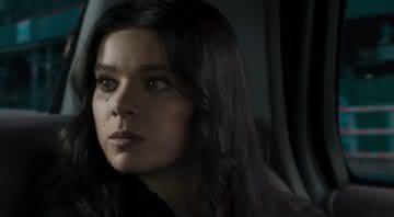 Hailee Steinfeld interpreta a heroína Kate Bishop na série - (Divulgação/Marvel Studios)