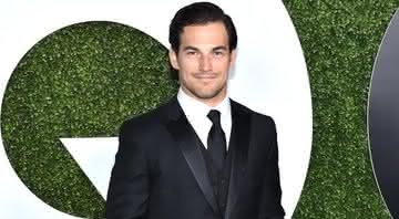 Giacomo Gianniotti, de Grey's Anatomy, em evento em Los Angeles, na Califórnia, em dezembro de 2015 - Mike Windle/Getty Images for GQ Magazine