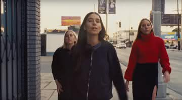 HAIM em clipe de 'Summer Girl'. Reprodução/YouTube