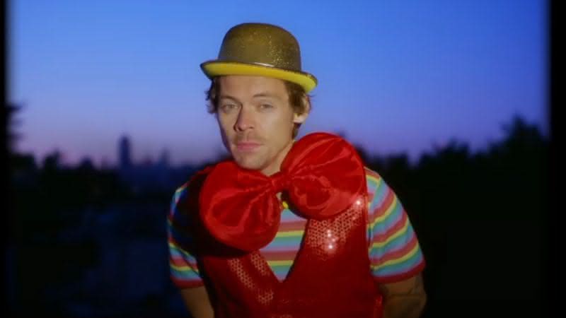 Harry Styles lança o clipe caseiro de "Daylight", feito com James Corden - Reprodução/YouTube