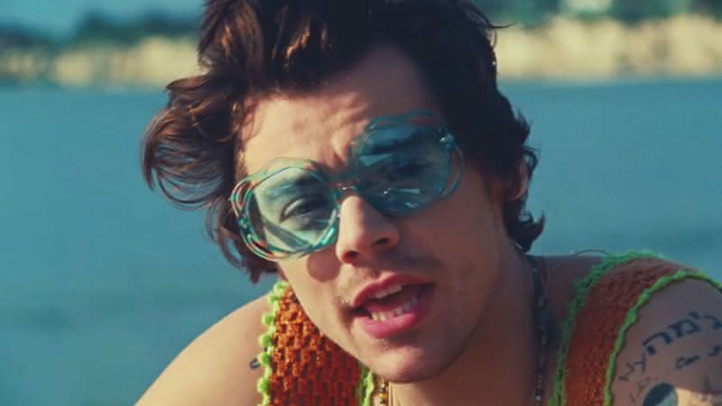 Harry Styles no clipe de "Watermelon Sugar" - Reprodução/YouTube