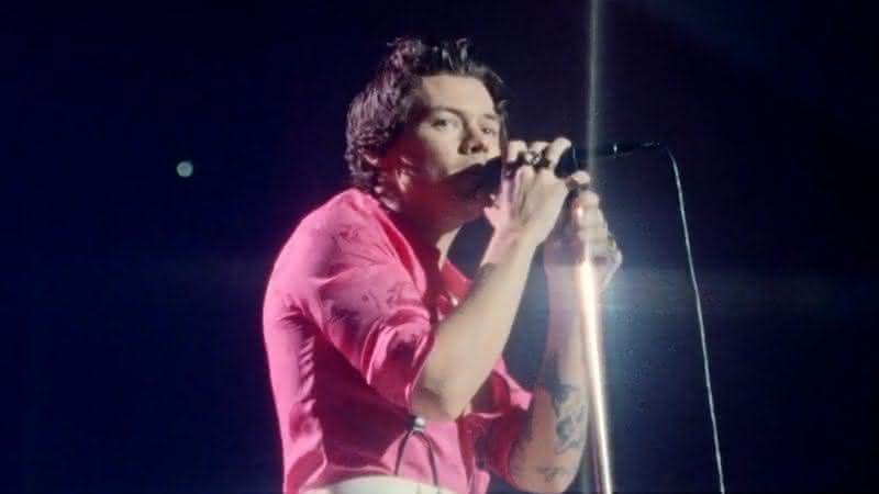 Harry Styles em show de lançamento do Fine Line - Youtube