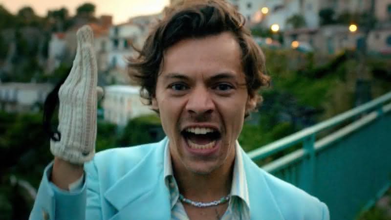 Harry Styles em clipe de "Golden" - Divulgação/Vevo