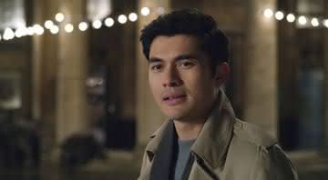 Henry Golding em Uma Segunda Chance para Amar - Divulgação/Universal Pictures