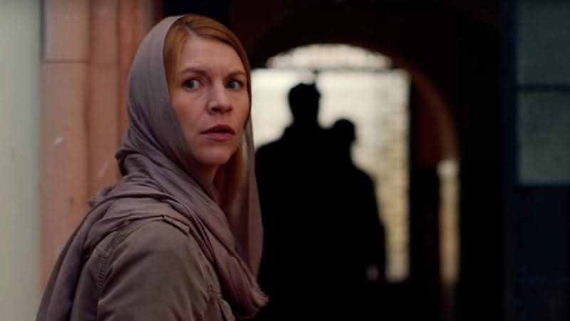 Carrie (Claire Danes) em cena do trailer de Homeland - YouTube