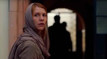 Carrie (Claire Danes) em cena do trailer de Homeland - YouTube