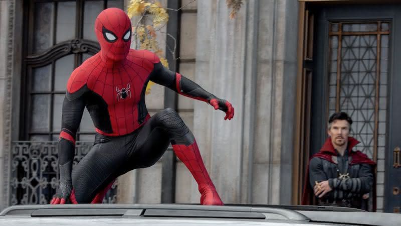 Peter Parker e Doutor Estranho em "Homem-Aranha: Sem Volta Para Casa" - (Divulgação/EW)