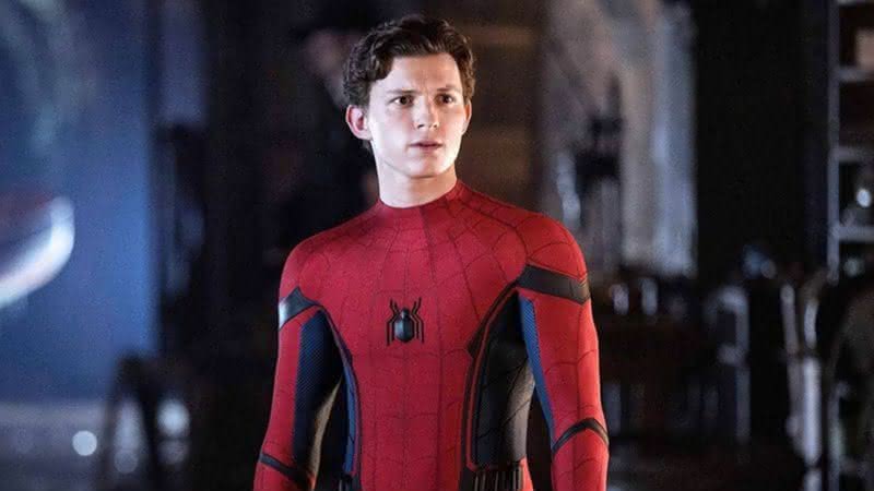 "Homem-Aranha 3": Tom Holland estampa capa de revista revelando traje do herói - Reprodução/Marvel Studios