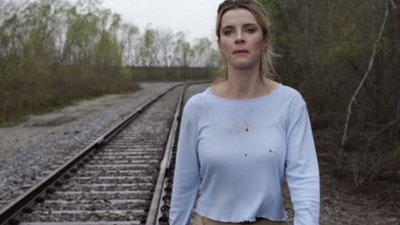 The Hunt é estrelado por Betty Gilpin - Reprodução/Youtube