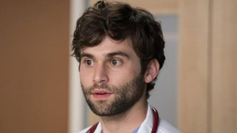 Jake Borelli é Levi Schmitt em Grey's Anatomy - ABC