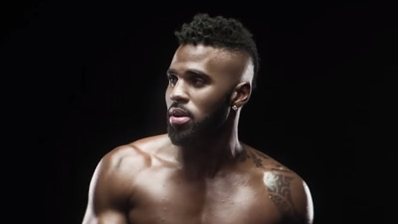 Jason Derulo no clipe de Naked - YouTube