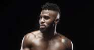 Jason Derulo no clipe de Naked - YouTube