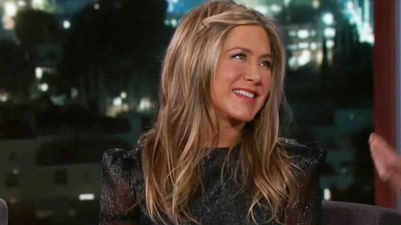 Jennifer Aniston bate recordes com sua conta no Instagram - YouTube