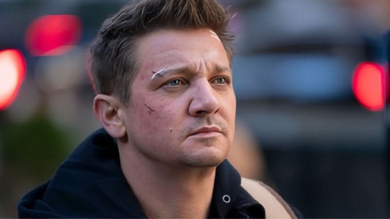 Jeremy Renner recebe alta hospitalar após passar 17 dias internado em decorrência de grave acidente com removedor de neve - Reprodução: Disney+