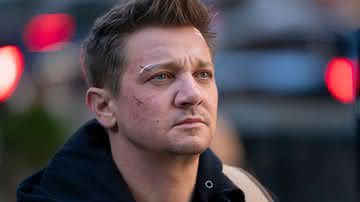 Jeremy Renner recebe alta hospitalar após passar 17 dias internado em decorrência de grave acidente com removedor de neve - Reprodução: Disney+