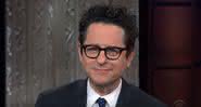 J.J. Abrams em entrevista para Stephen Colbert - YouTube