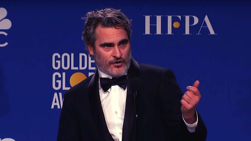 Joaquin Phoenix em coletiva de imprensa nos bastidores do Globo de Ouro 2020 - Reprodução/YouTube