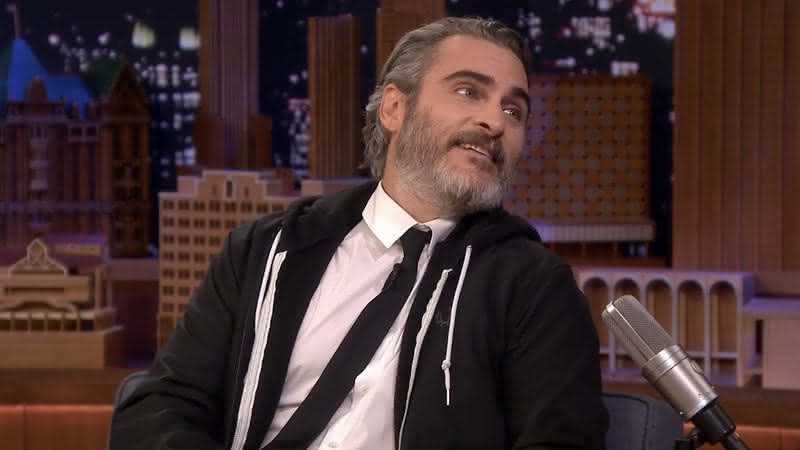 Joaquin Phoenix em entrevista para o apresentador Jimmy Kimmel - YouTube