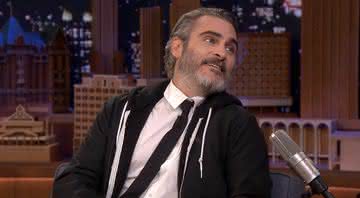 Joaquin Phoenix em entrevista para o apresentador Jimmy Kimmel - YouTube