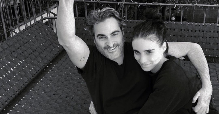 Nasce o primeiro filho de Joaquin Phoenix e Rooney Mara, batizado de River, em homenagem ao irmão morto do ator - Reprodução/Instagram