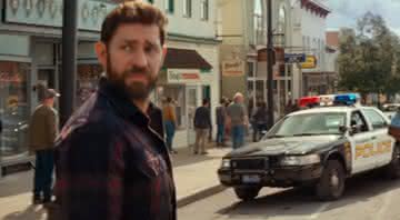 John Krasinski em cena de Um Lugar Silencioso - Parte II - Paramount Pictures
