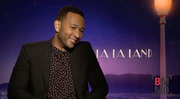 John Legend durante entrevista sobre o filme La La Land, onde ele atua - YouTube