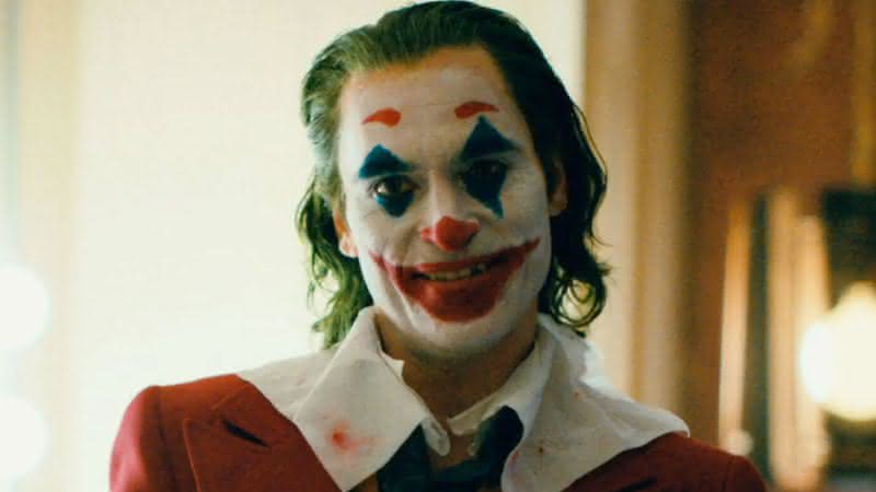 Joaquin Phoenix como Arthur Fleck em cena de Coringa - Warner Bros. Pictures